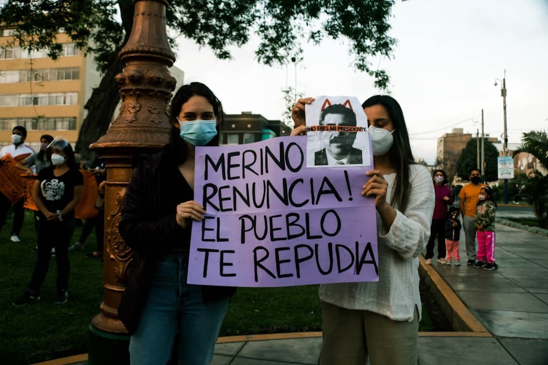 Gobierno aprueba regularización de inmigrantes